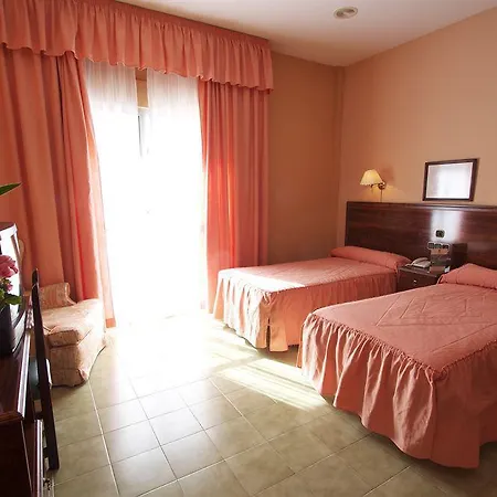 San Gabriel 3*